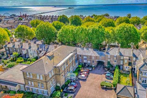 1 bedroom flat for sale, Cambridge Road, Southend-on-sea, SS1 1