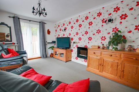 undefined, SHOLING! BEAUTIFULLY PRESENTED! IMPRESSIVE GARDEN!