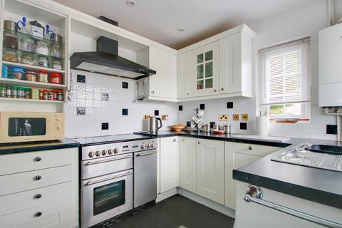 undefined, SHOLING! BEAUTIFULLY PRESENTED! IMPRESSIVE GARDEN!