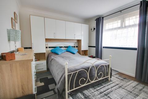 undefined, SHOLING! BEAUTIFULLY PRESENTED! IMPRESSIVE GARDEN!