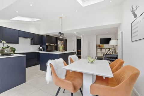 3 bedroom semi-detached house for sale, Severns Field, Epping