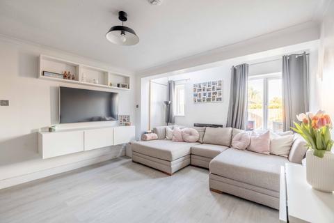 2 bedroom end of terrace house for sale, Penn Road, Datchet SL3