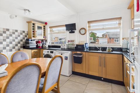 2 bedroom bungalow for sale, Linton Drive, Newark NG22