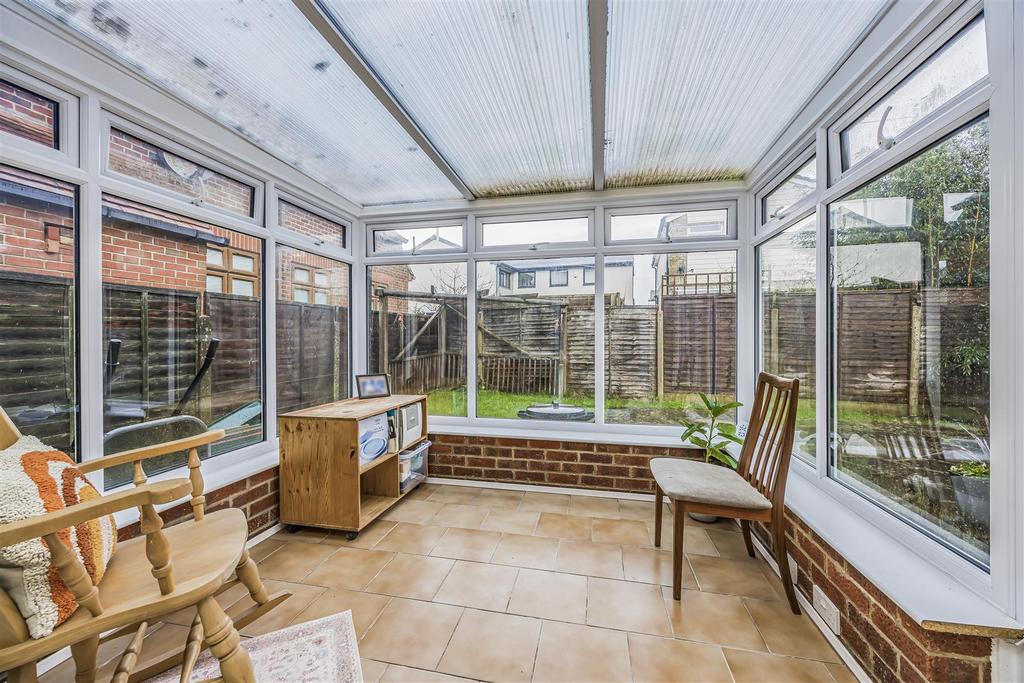59 Park Lane, Cowplain-Portico Marketing-Sold By-16.