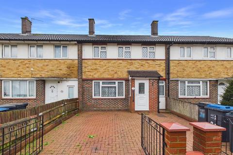 undefined, Chertsey Crescent, New Addington, Croydon