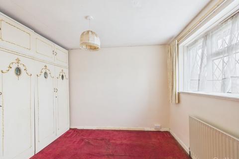 undefined, Chertsey Crescent, New Addington, Croydon