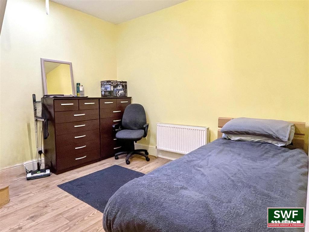 Bedroom3.1.jpg