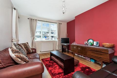 3 bedroom flat to rent, THESSALY ROAD, SW8