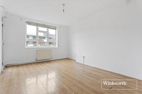 3 bedroom flat to rent, THESSALY ROAD, SW8