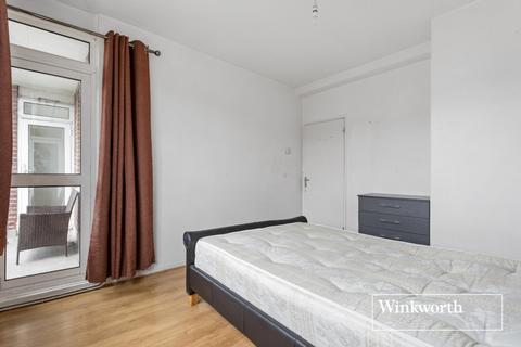 3 bedroom flat to rent, THESSALY ROAD, SW8