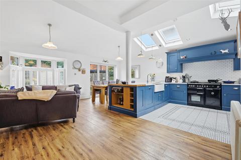 5 bedroom semi-detached house for sale, Monkhams Avenue, Woodford Green IG8