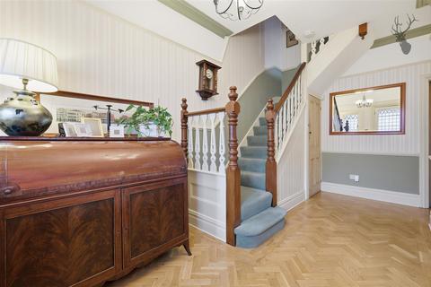5 bedroom semi-detached house for sale, Monkhams Avenue, Woodford Green IG8