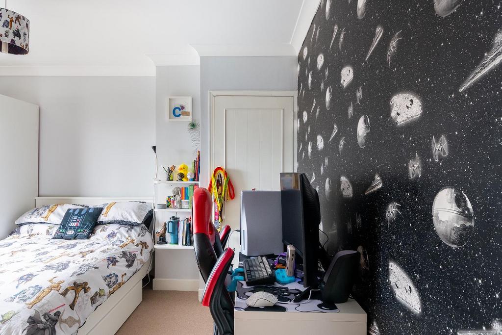 1 Q8 DBH - Bedroom I.jpg