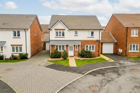 4 bedroom detached house for sale, Barcelona Boulevard, Aylesbury HP21