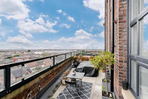 2 bedroom apartment for sale, Mather House, Mather Lane, Leigh