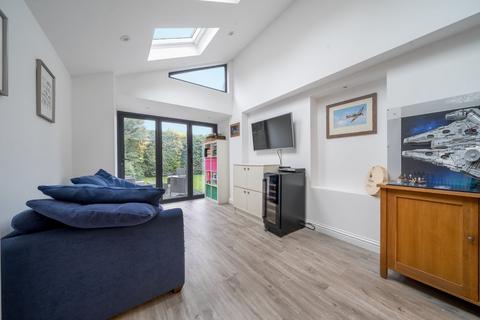 4 bedroom end of terrace house for sale, The Common, Flackwell Heath, High Wycombe, Buckinghamshire, HP10