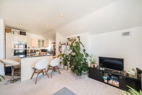 2 bedroom flat for sale, Enmore Road, London SW15