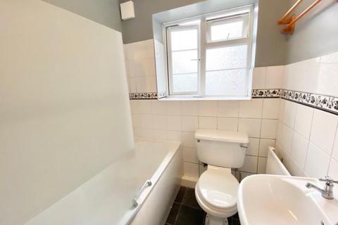 1 bedroom apartment to rent, Alexander House, Woking GU22