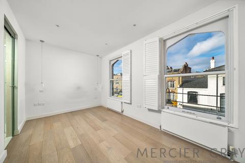 3 bedroom flat to rent, Regents Park Road, London NW1