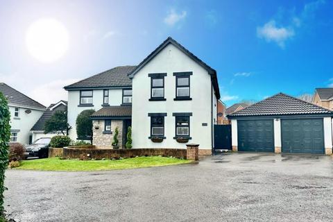 4 bedroom detached house for sale, Smithy's Court, Bridgend CF31
