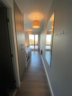 1 bedroom in a flat share to rent, Green Lanes, London N16