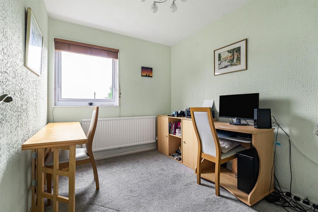Bedroom 3/Study