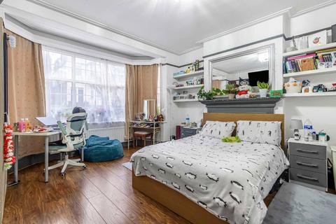 2 bedroom flat for sale, Sevington Road, London NW4