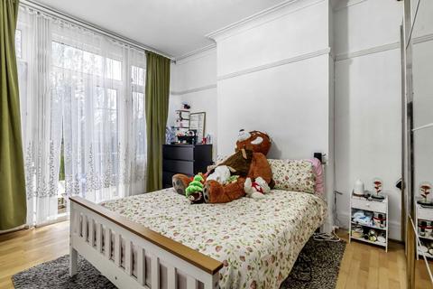 2 bedroom flat for sale, Sevington Road, London NW4