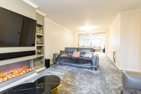 4 bedroom detached house for sale, Chatsworth Place, Peterborough, PE3