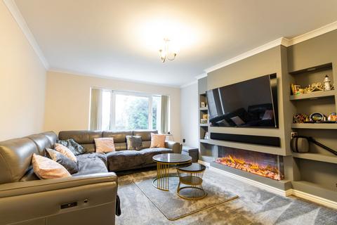 4 bedroom detached house for sale, Chatsworth Place, Peterborough, PE3