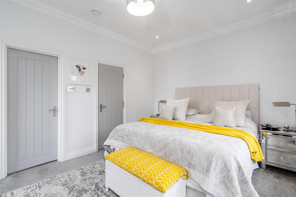 19 Catherines Close 3.jpg