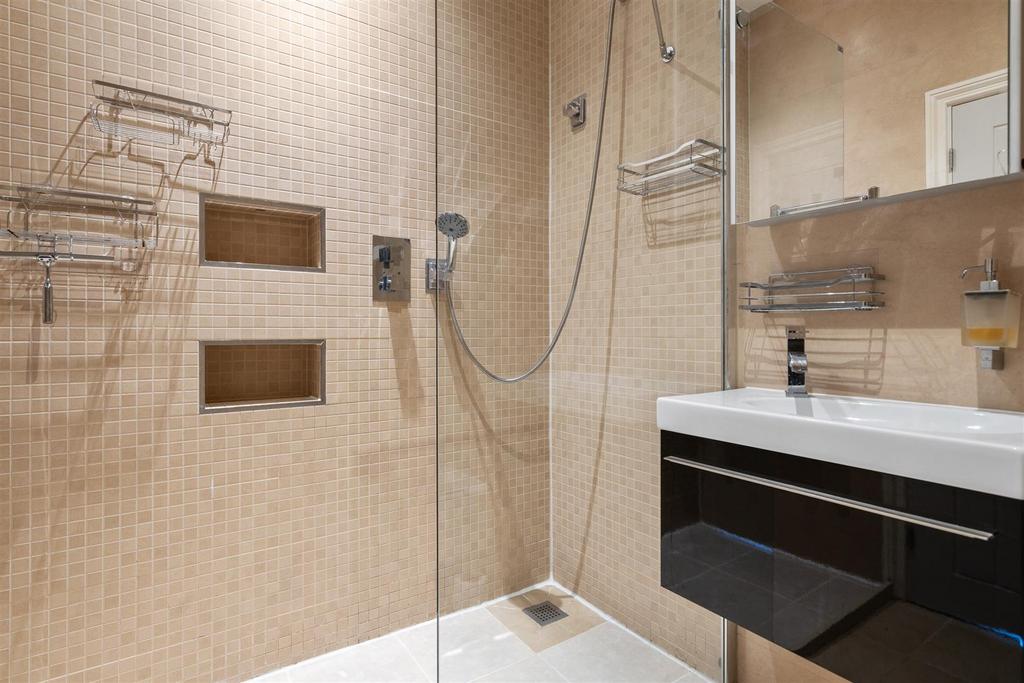 19, Catherines Close LO 21.jpg
