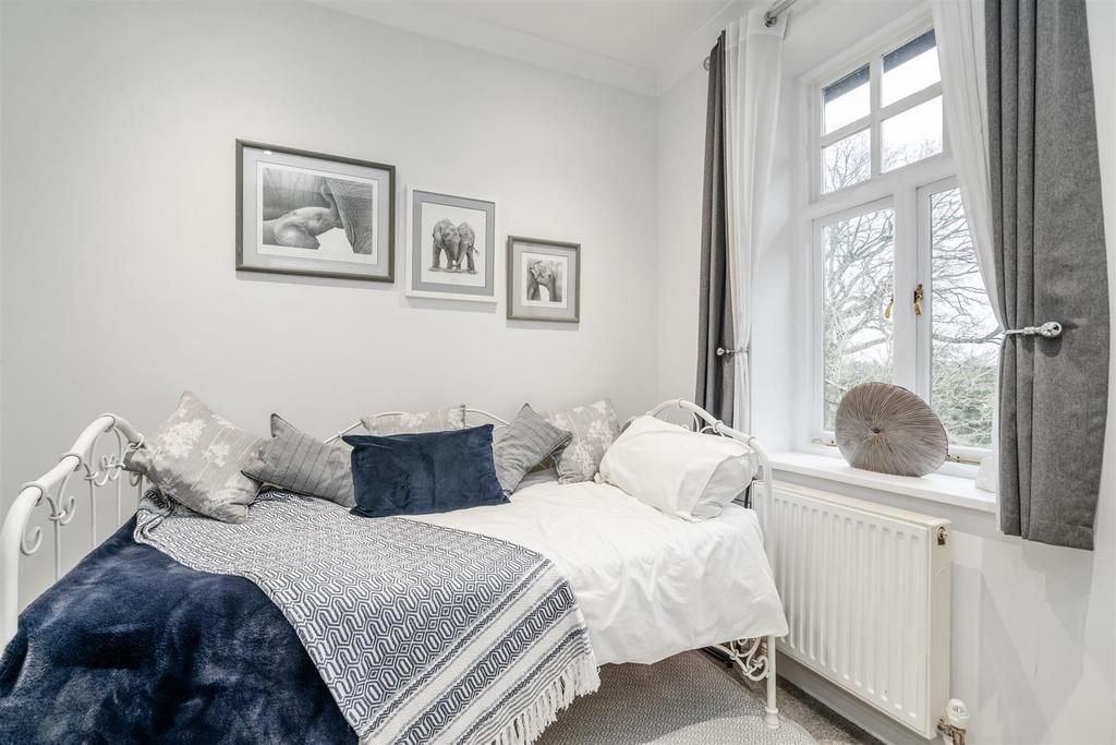 19 Catherines Close 1.jpg