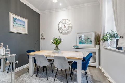 3 bedroom semi-detached house for sale, Catherines Close, Catherine-De-Barnes, Solihull