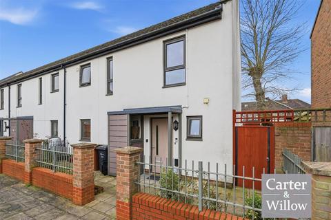 4 bedroom end of terrace house for sale, Kean Crescent, Dagenham, Essex
