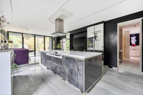 undefined, Lightwater,  Surrey,  GU18