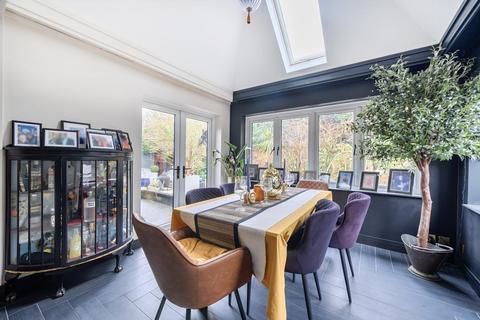 undefined, Lightwater,  Surrey,  GU18