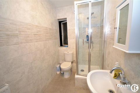 1 bedroom in a house share to rent, Friern Barnet Road, London - N11