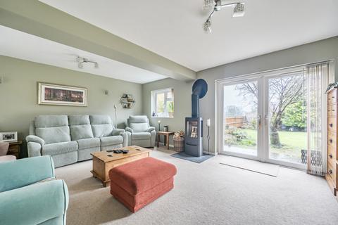4 bedroom detached house for sale, Chestnut Close, Hampshire GU30