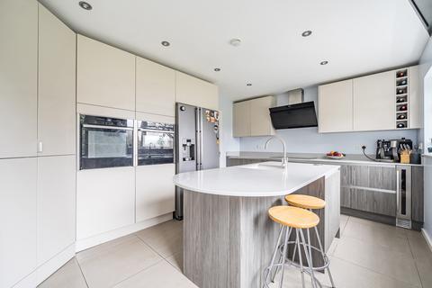 4 bedroom detached house for sale, Chestnut Close, Hampshire GU30