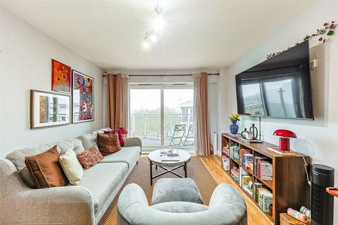 2 bedroom apartment for sale, Boulevard Drive, Beaufort Park, Colindale, NW9