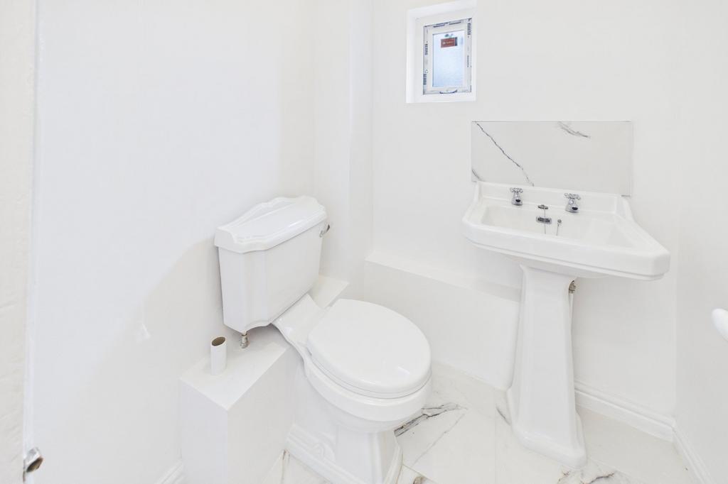 Cloakroom/Wc