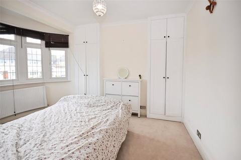 4 bedroom semi-detached house for sale, Molescroft, London