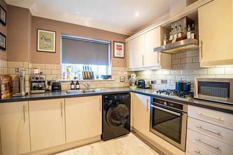 2 bedroom flat for sale, Welton Rise, St Leonards-On-Sea