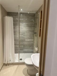 2 bedroom flat for sale, Royal Court, Stanmore HA7