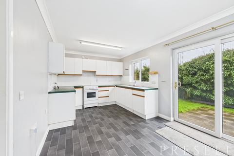 3 bedroom house to rent, Charles Thomas Avenue, Pembroke Dock