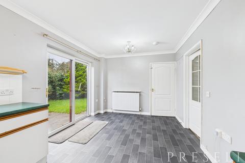 3 bedroom house to rent, Charles Thomas Avenue, Pembroke Dock