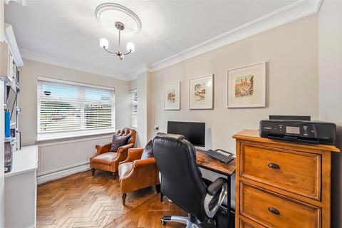 6 bedroom detached house for sale, Shepherds Lane, Dartford
