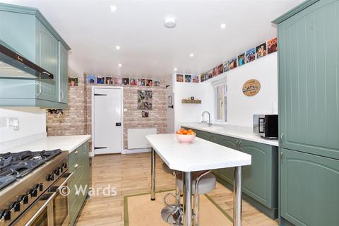 3 bedroom semi-detached house for sale, Birling Road, Leybourne, West Malling, Kent