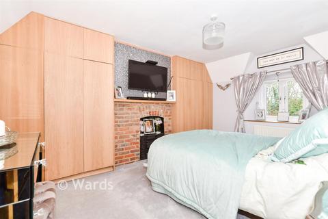 3 bedroom semi-detached house for sale, Birling Road, Leybourne, West Malling, Kent